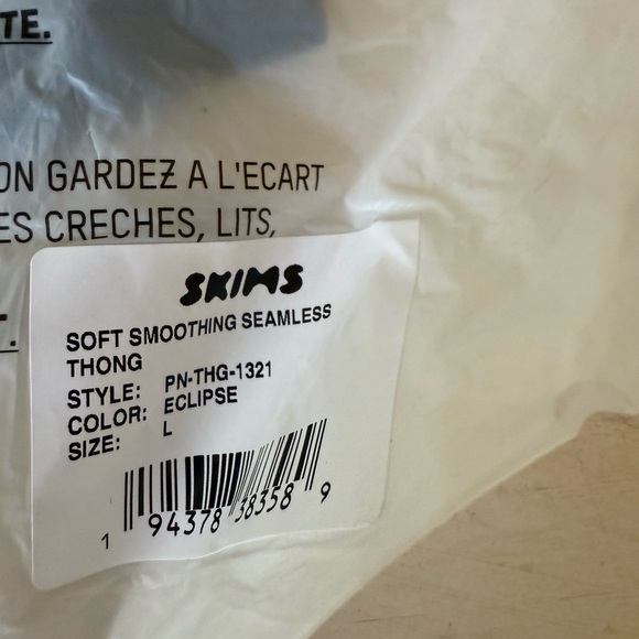 Skims Soft Smoothing Seamless Thong Eclipse M NWT in packaging - Picture 4 of 7